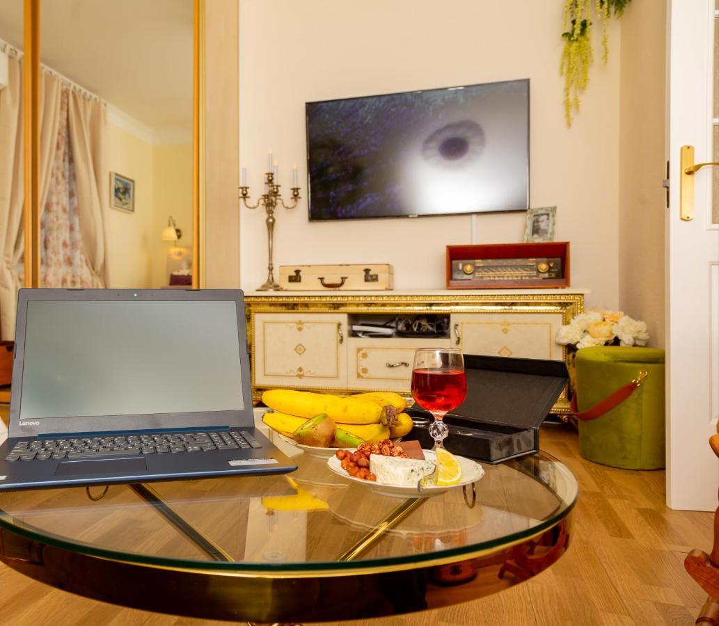 Apartamento La Boheme - The Magic Of Riga & Free Parking Exterior foto