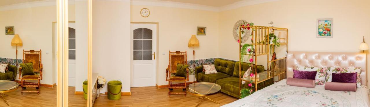 Apartamento La Boheme - The Magic Of Riga & Free Parking Exterior foto